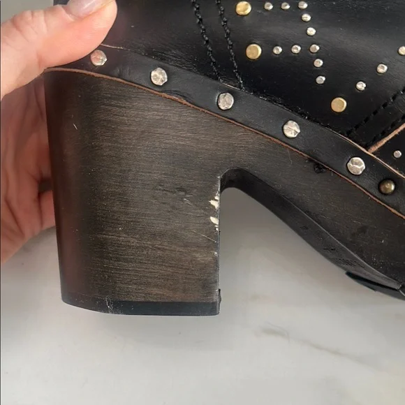 Burberry Black Lace-Up Boots with Red Accents - Picture 12 of 15